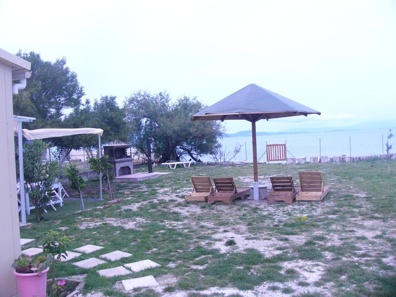 הוילה לפקימי Vasilikis Sea House מראה חיצוני תמונה